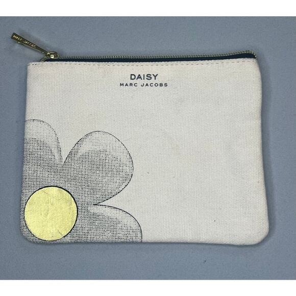 Daisy by Marc Jacob’s Handbags - Marc Jacobs Daisy Canvas Cosmetic Bag Pouch 5x4 in Excellent Condition